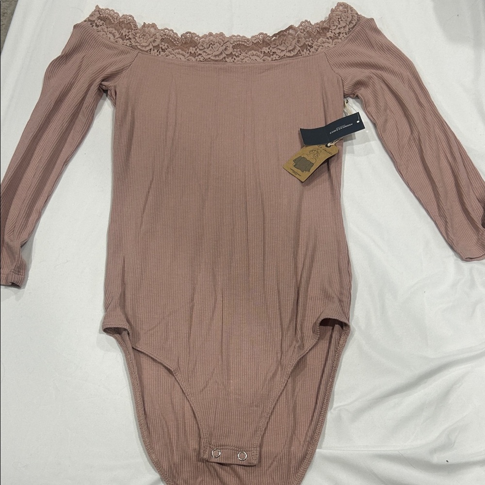 American Eagle Outfitters Ribbed Off-Shoulder Top in Pink